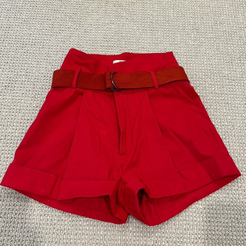 SEA NY red pleated shorts with belt